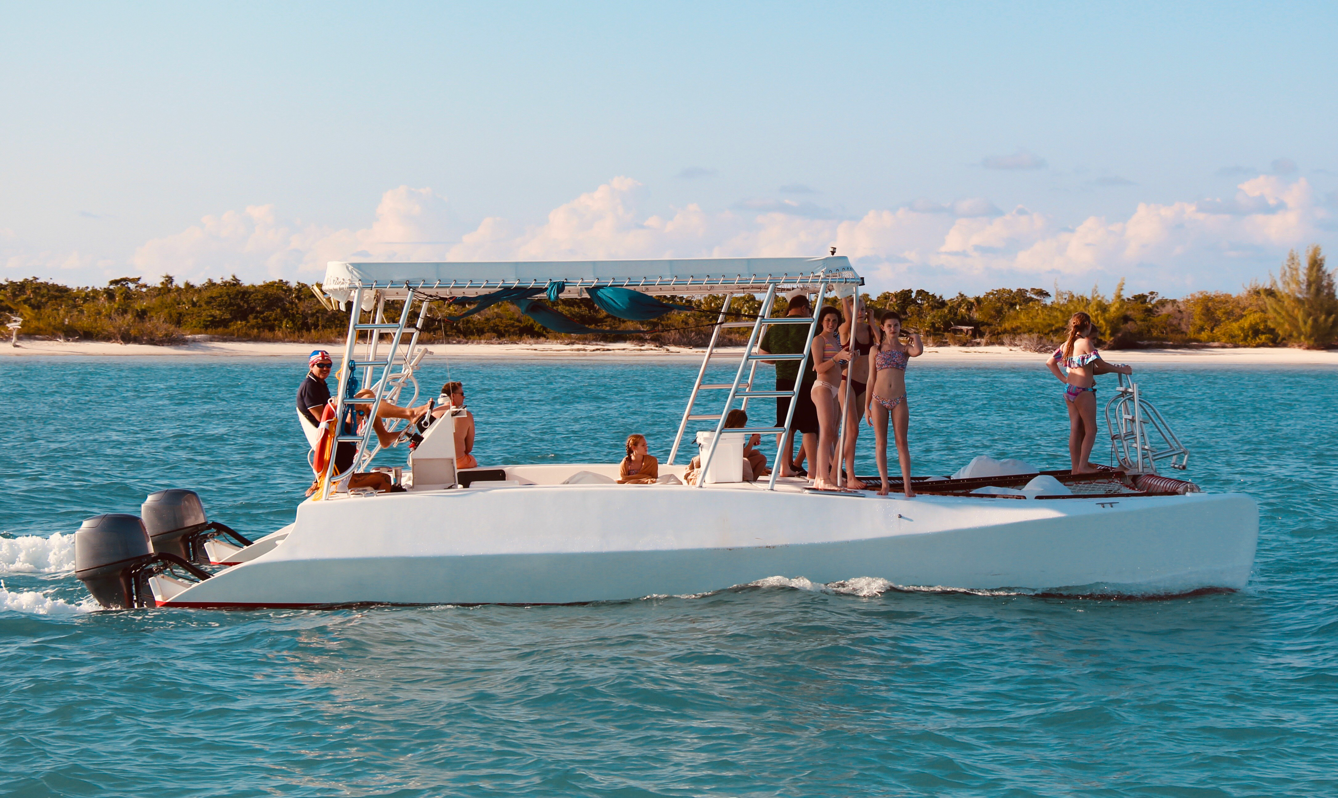30ft Catamaran Charter — photo 2
