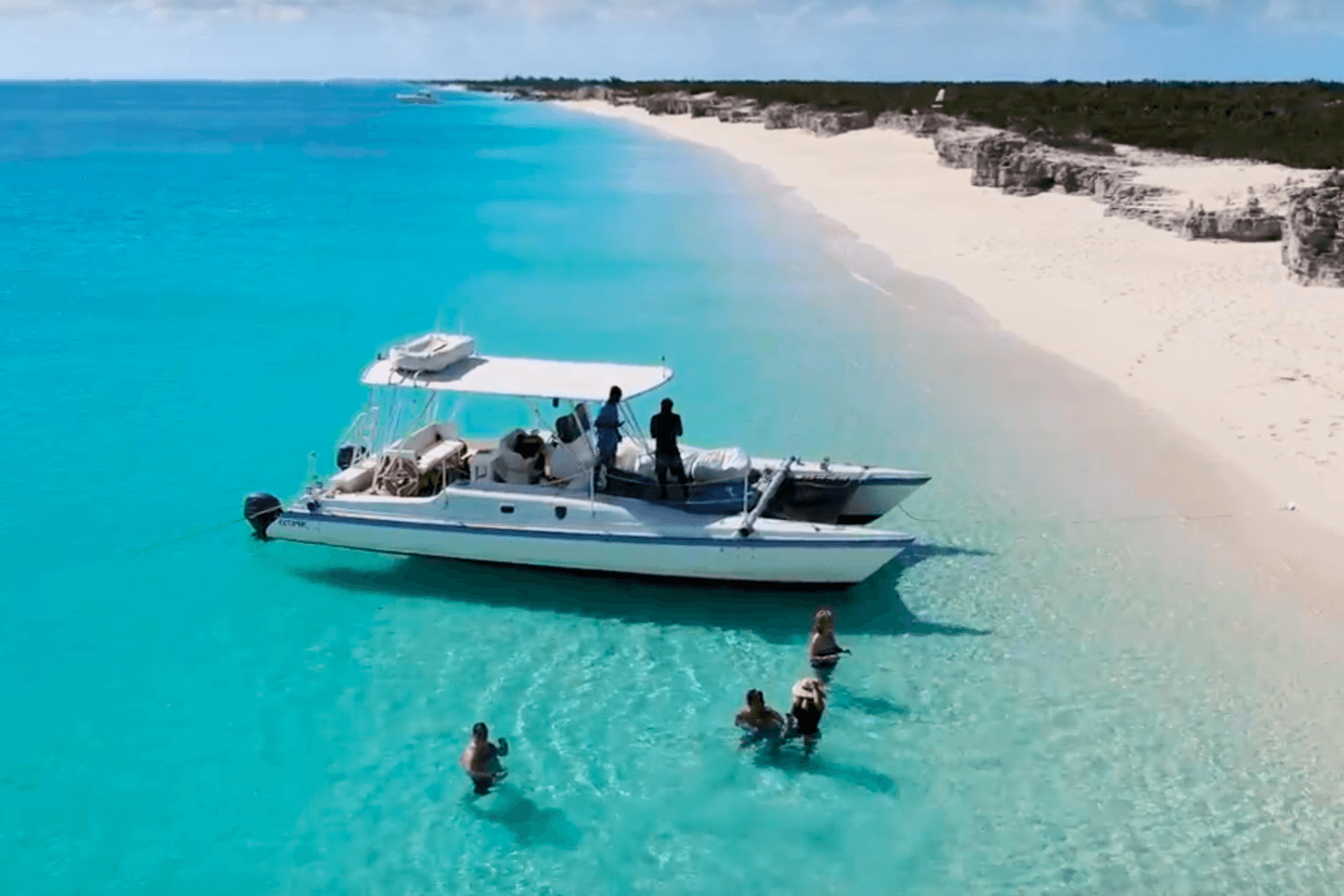 35ft Catamaran Charter in Turks and Caicos
