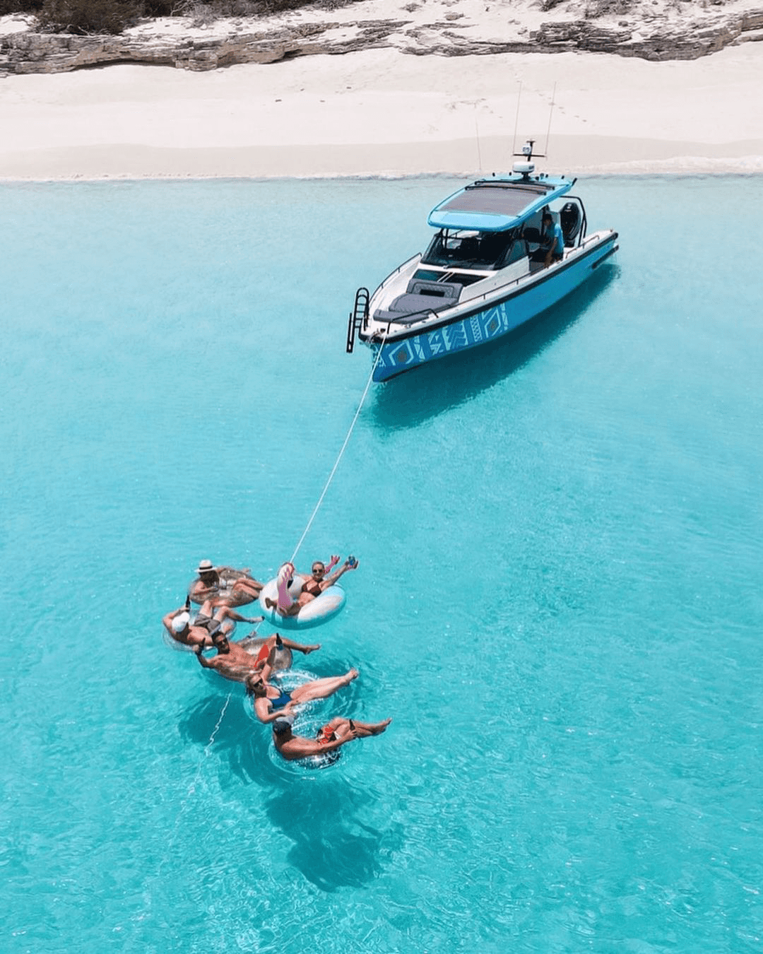 37ft Luxury Boat Charter — photo 2