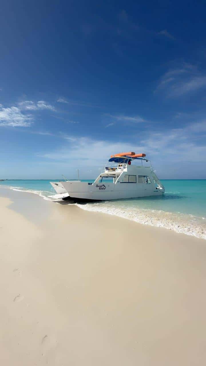 Adventure Boat XL Charter — photo 2